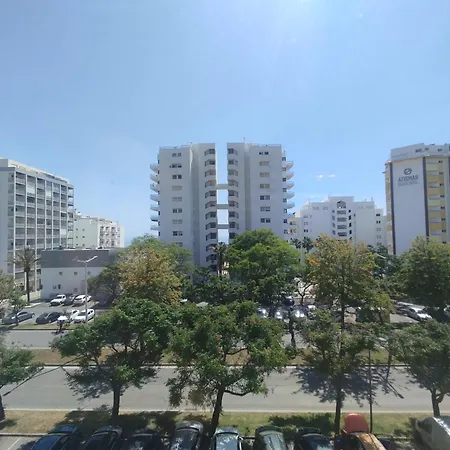 Apartment De *
