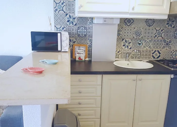 Διαμέρισμα De *